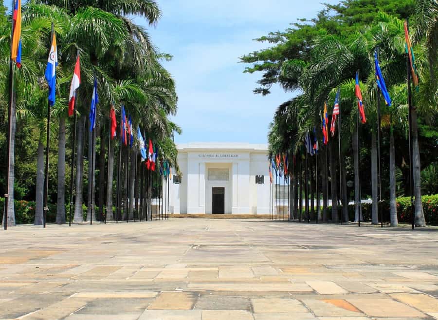Cartagena: Barranquilla and Santa Marta All-Inclusive Tour - The Road Toward Barranquilla
