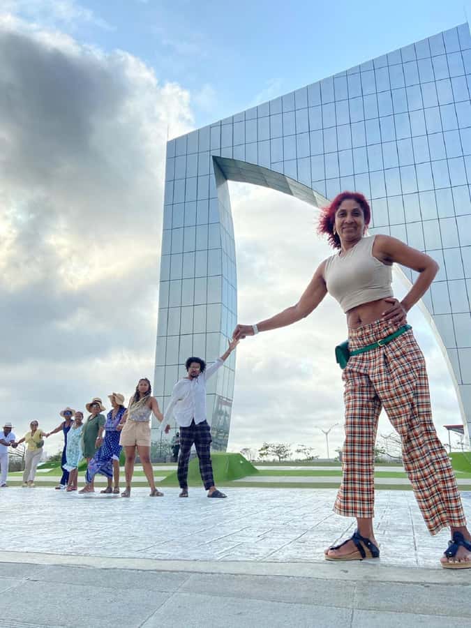 Cartagena: Barranquilla and Santa Marta BILINGUAL GUIDE - Rodadero Beach: lunch and a swim