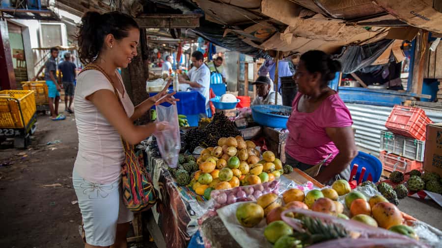 Cartagena Bazurto Market: Authentic Food & Culture Tour - Tropical fruit, guarapo, and Caribbean food