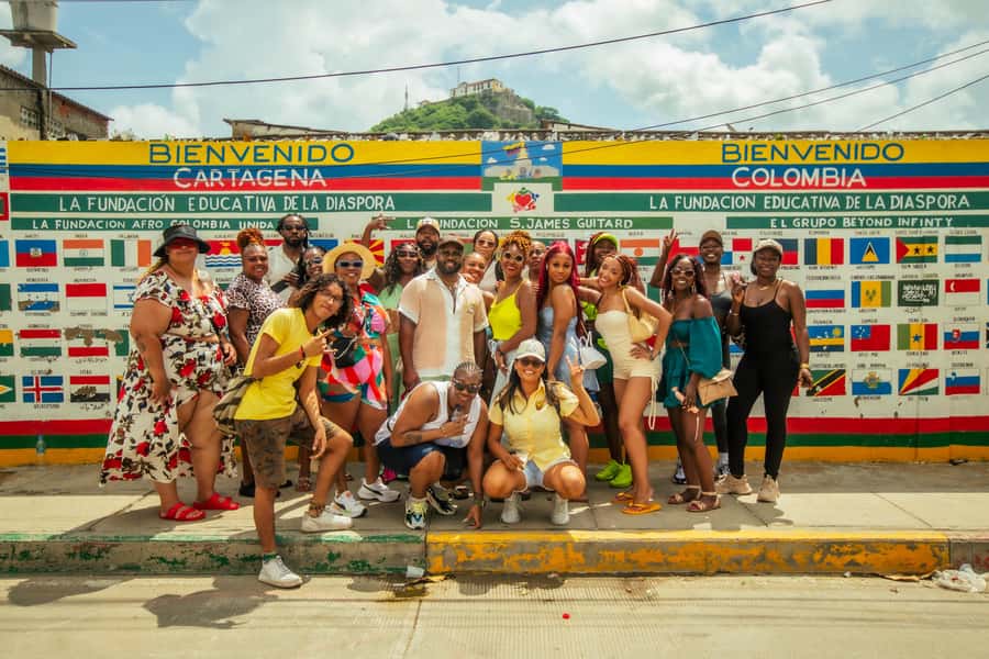 Cartagena Bazurto Market: Authentic Food & Culture Tour - Street art, crafts, and Cartagena’s Afro-Caribbean culture