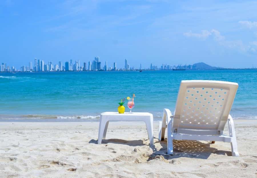 Cartagena: BEACH DAY ON TIERRA BOMBA ISLAND PUNTARENA - A five-minute boat ride from Bocagrande