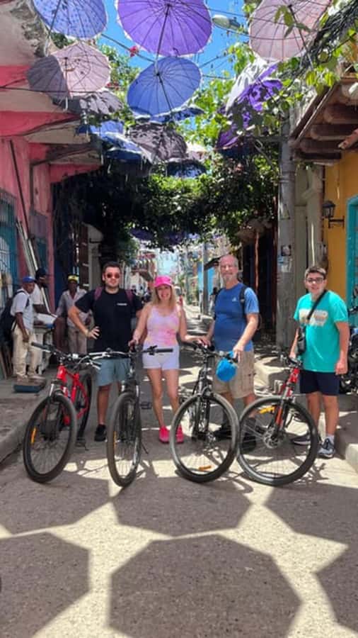 Cartagena: Bike rental 1 hour to 24 hours - Riding through the Centro Histórico