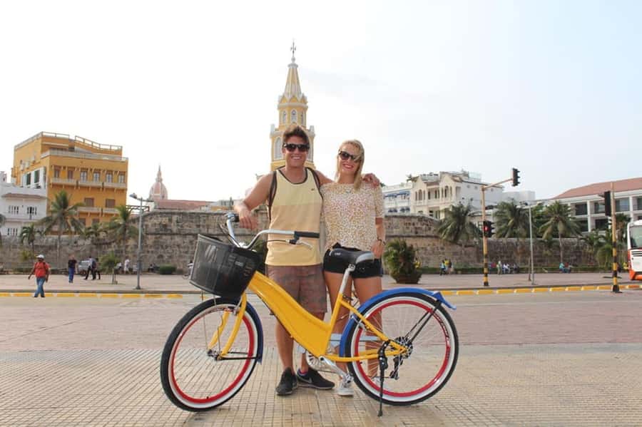 Cartagena: Bike rental 1 hour to 24 hours - Picking up the bike on Avenida Colombia