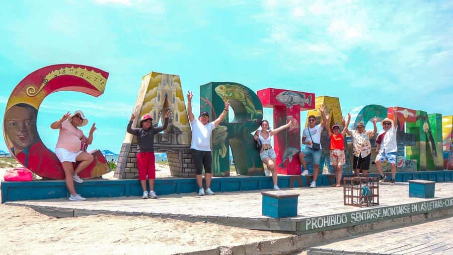 Cartagena: BILINGUAL CITY TOUR San Felipe Castle & Old city - What this Cartagena tour is really designed to do