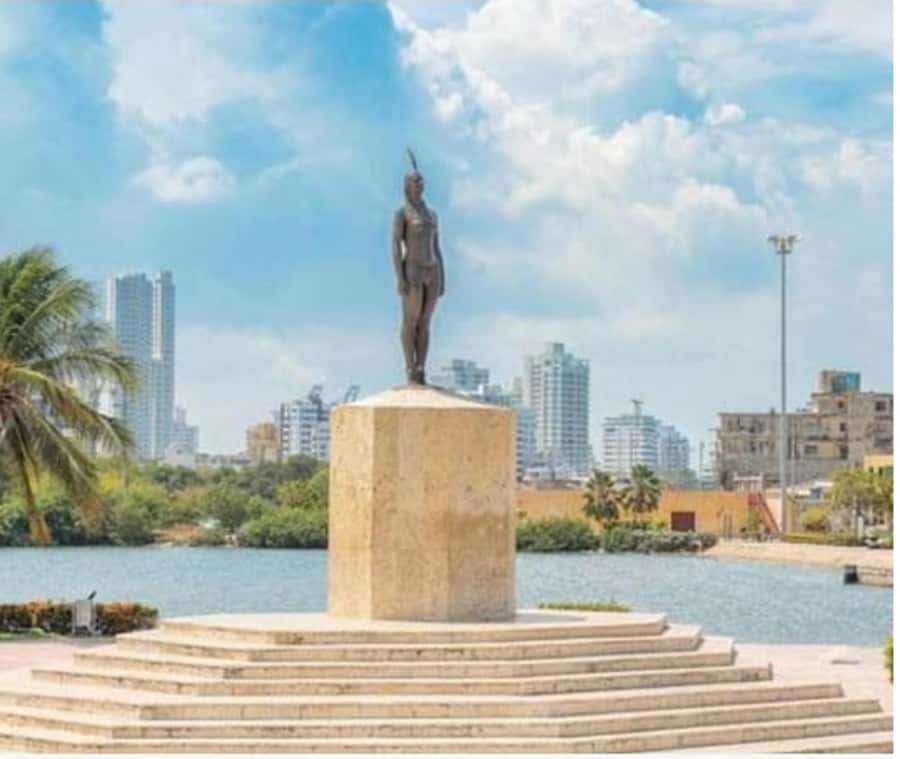 Cartagena: BILINGUAL CITY TOUR San Felipe Castle & Old city - Pickup details in Centro, Bocagrande, and El Laguito