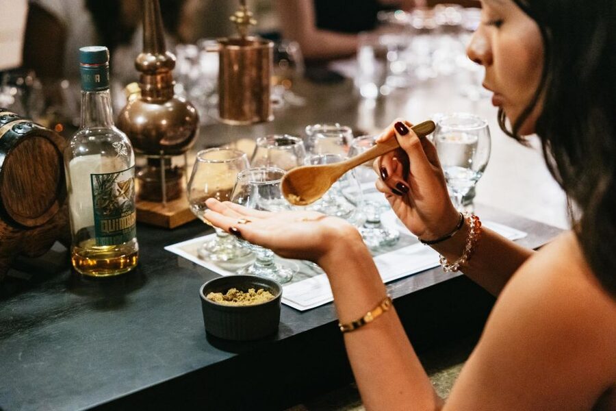Cartagena: Boutique Rum and Chocolate Tasting at Lunático - Stories about production, place, and Colombian culture