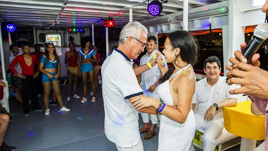 Cartagena: Buffet & party night,cocktails sailing in the bay - Music, dancers, and the party atmosphere