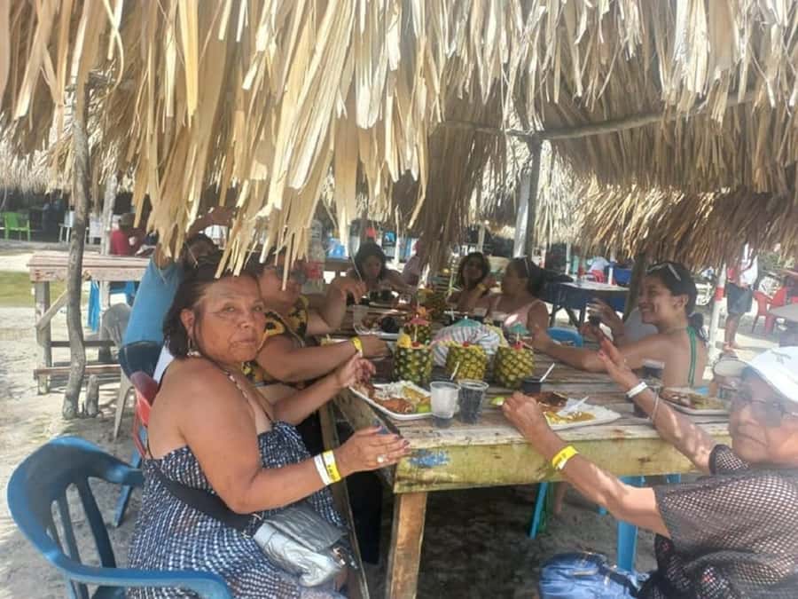 Cartagena: CHOLON & BARU with lunch - Barú offers a brief arrival stop