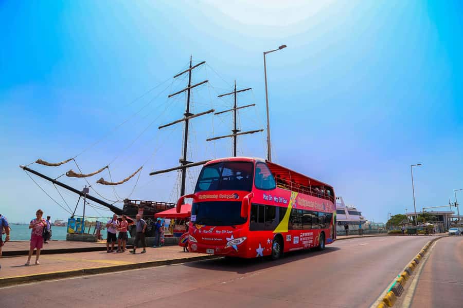 Cartagena: City Sightseeing Hop-On Hop-Off Bus Tour & Extras - Stops 3 and 4: Rafael Núñez House and the walled entrances