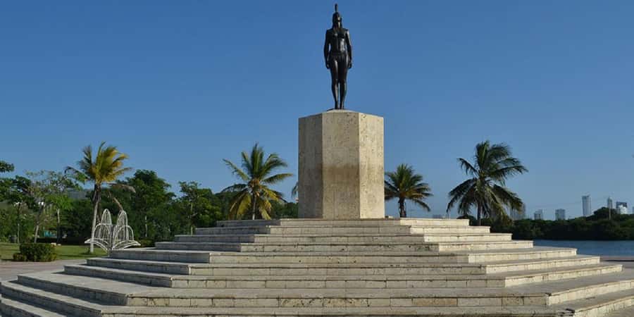 Cartagena: CITY TOUR IN ENGLISH, Old city, Monuments, Castle - India Catalina and Manga Bay