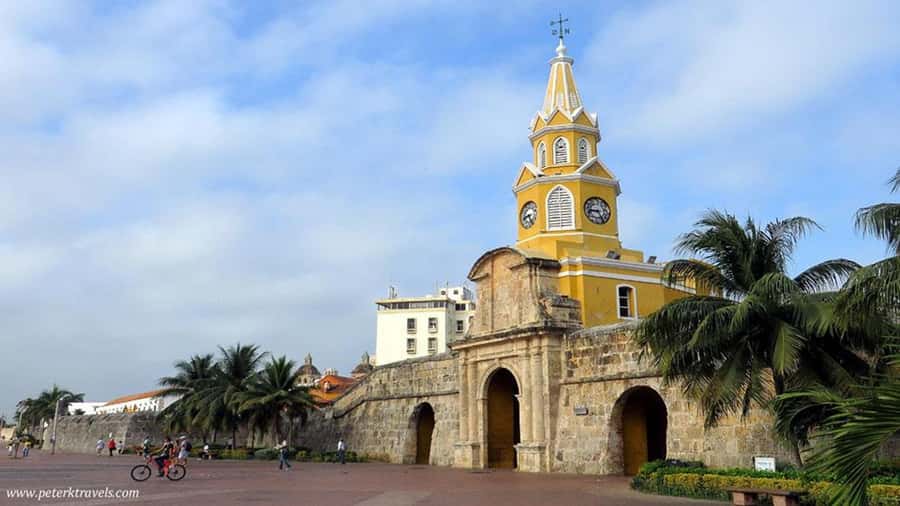 Cartagena: CITY TOUR OVERVIEW of the city Boots castle chiva - A Fast First Look at Cartagena