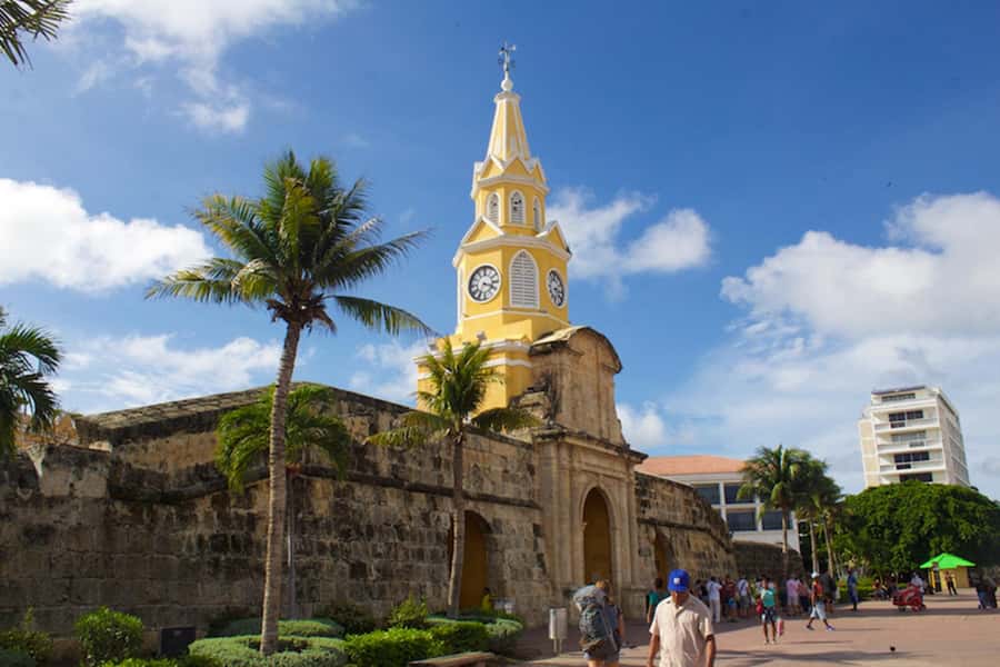 Cartagena: CITY TOUR OVERVIEW of the city Boots castle chiva - India Catalina and Cartagena’s Indigenous Symbol
