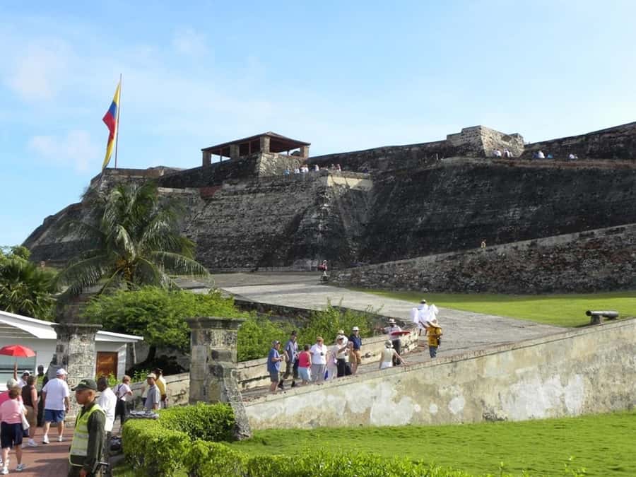 Cartagena: CITY TOUR OVERVIEW of the city Boots castle chiva - Bocagrande, Laguito, and Castillogrande by Chiva