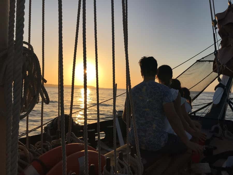 Cartagena, CO: Sunset Skyline Pirate Boat Tour with Drinks - Pirate stories in the channel by Tierra Bomba