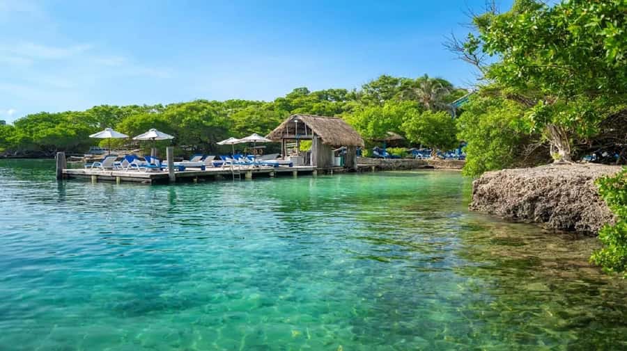 Cartagena: Coralina Island Day Trip with Lunch - The one-hour ride across the Caribbean
