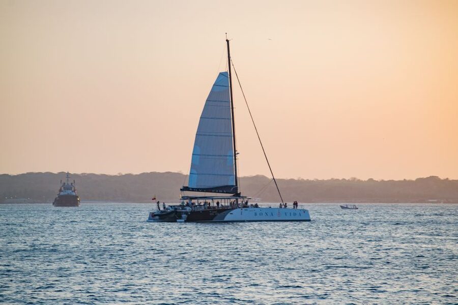Cartagena de Indias: 2-Hour Sunset Cruise - Cartagena lights up on the return