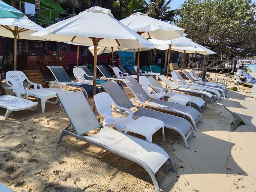 Cartagena de Indias: Pasadia 5 Islas del rosario and Baru boat trip - Seeing the Rosario Islands from the water