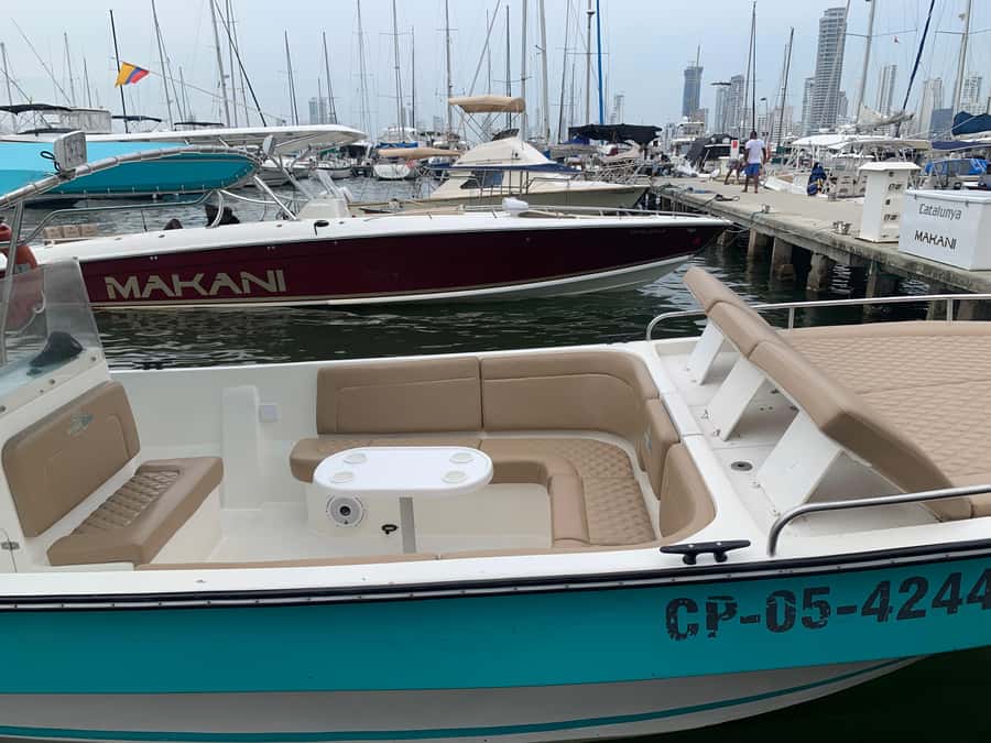 CARTAGENA, EXCLUSIVE launch for Rosario and Baru Islands - Meeting MamaJuma at the Cartagena marina