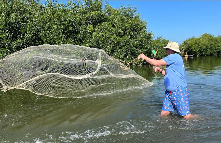 Cartagena Fishing, Crabbing, Birdwatching Experience + Lunch - What makes this four-hour outing special