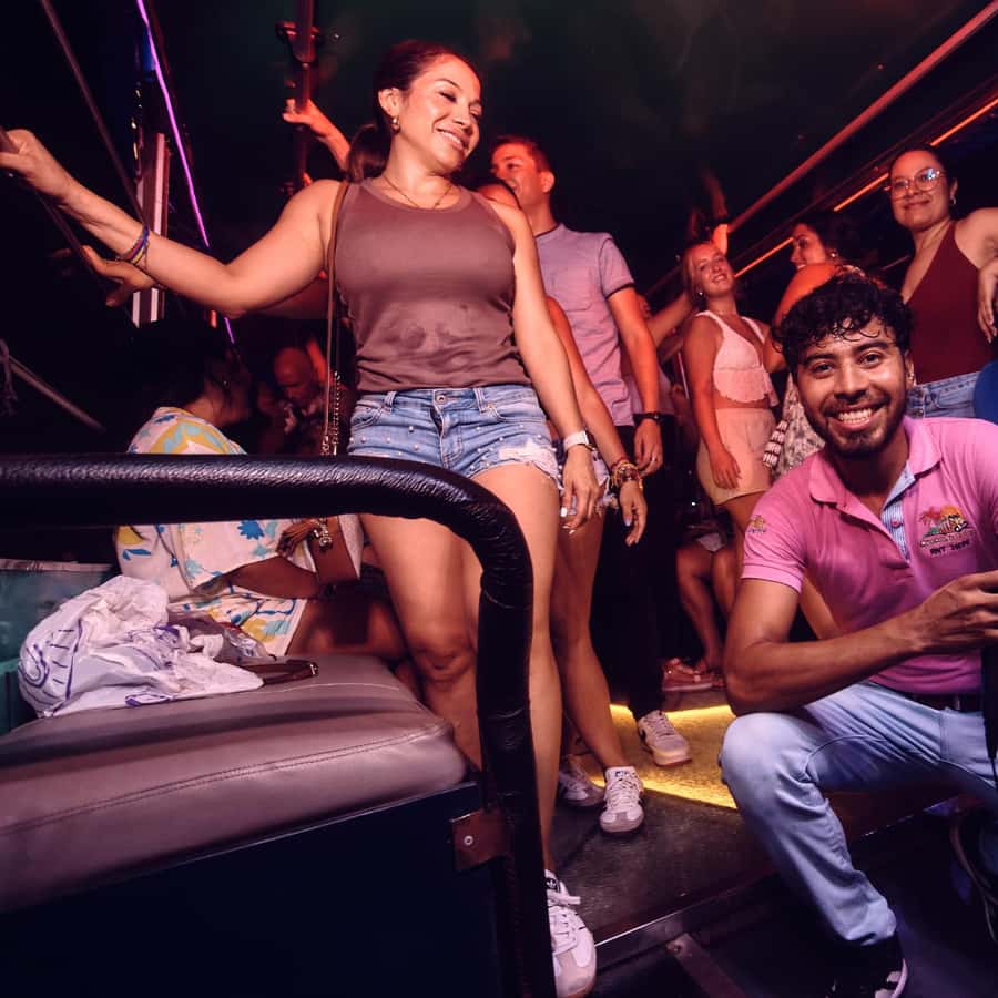 Cartagena: Funny PartyBus with dance floor and good music! - Bocagrande: where the microphone comes alive