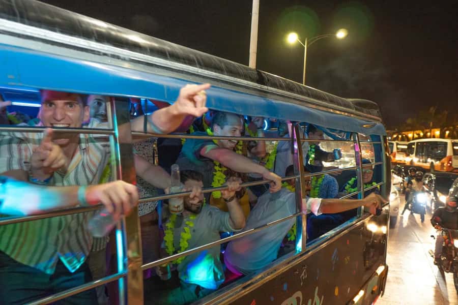 Cartagena: Funny PartyBus with dance floor and good music! - Getsemaní and the route through Cartagena