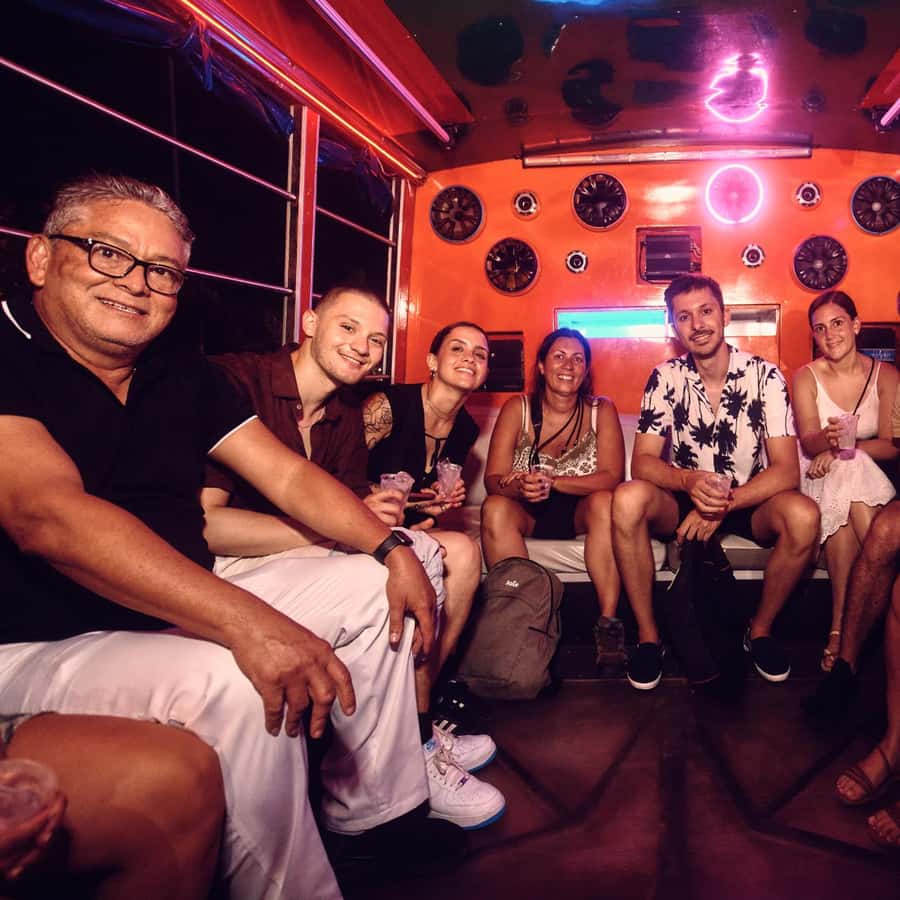 Cartagena: Funny PartyBus with dance floor and good music! - The one-hour dance show in Getsemaní