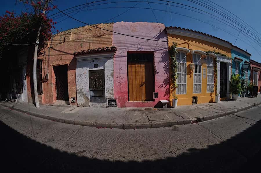 Cartagena: Graffiti Tour in Getsemani - What the private format is worth at $53