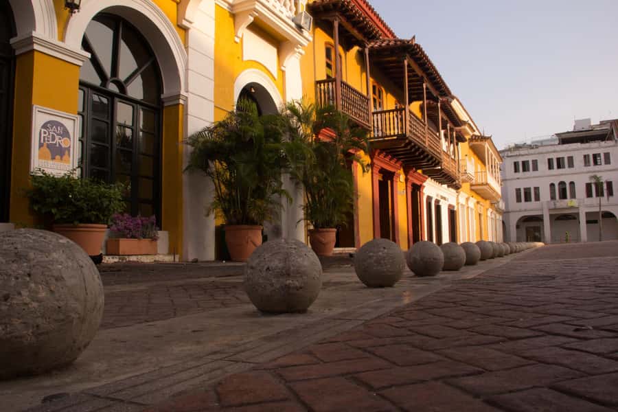 Cartagena Grand City Tour - Bocagrande and Manga: two quick introductions