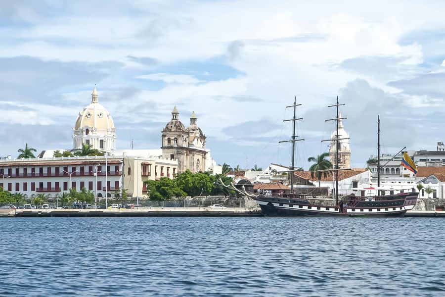 Cartagena: Guided Tour, with La Popa Convent, and San Felipe - The emerald stop and the question of shopping