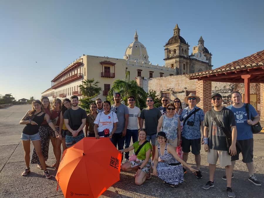 Cartagena: Historic Center and Getsemaní Shared Walking Tour - Getsemaní’s murals, umbrellas, and changing identity