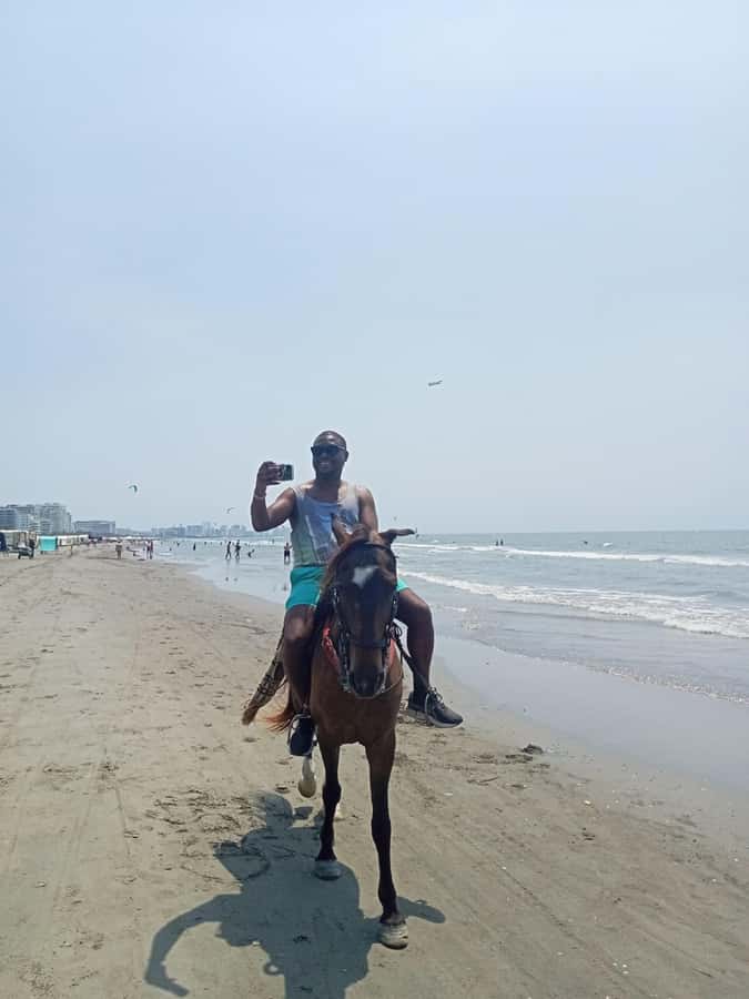 Cartagena: Horse riding on the beaches of Cartagena & PHOTOS - Choosing your horse and settling into the ride