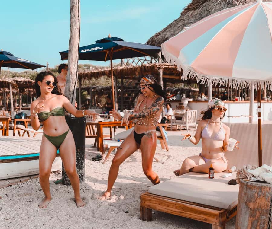 Cartagena: La Punta Beach Club Day Pass (Lunch included) - Choosing Between Six Included Lunches
