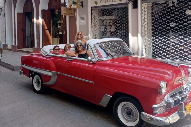 Cartagena Luxury Classic Car Tour + Bilingual Historian Guide - A short private tour with a broad route