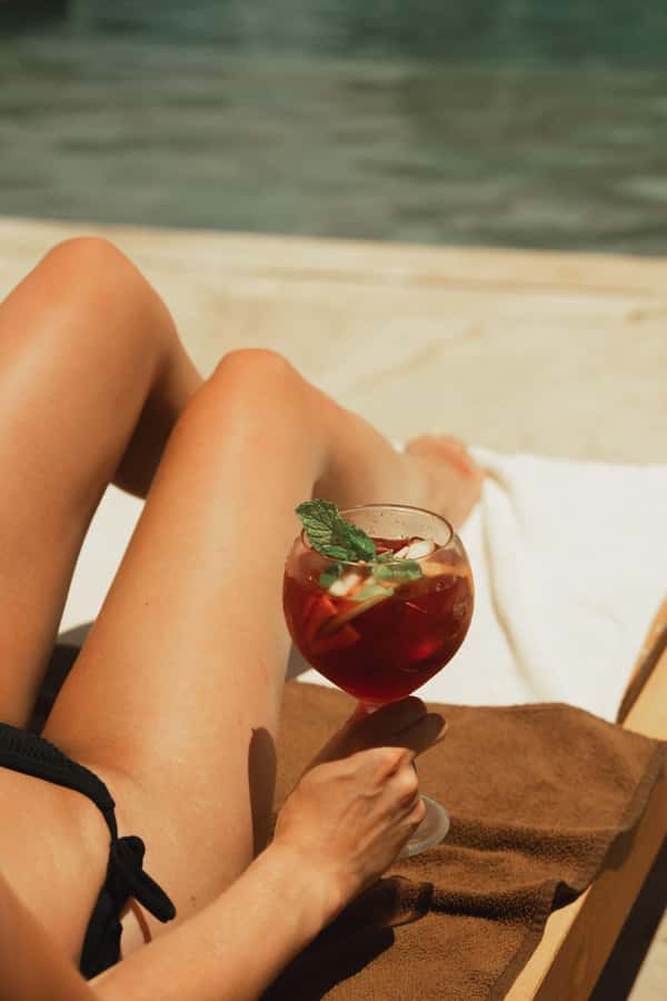 Cartagena: Makani Luxury Beach Club Day Pass - What the basic COP 272,000 pass includes