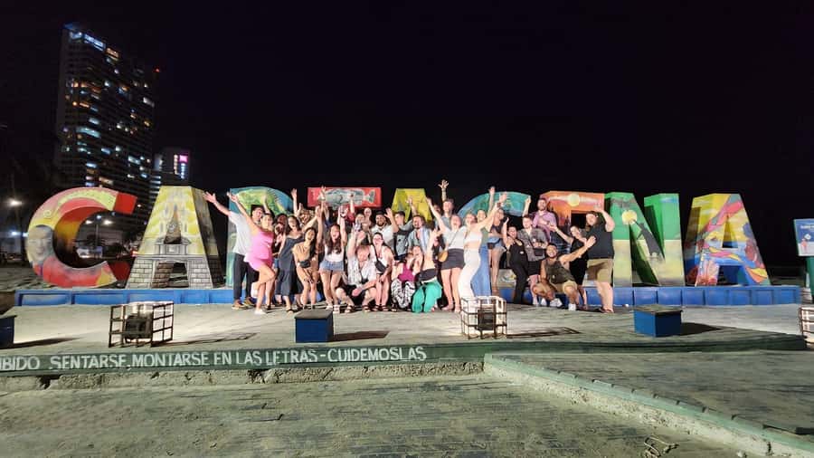 Cartagena: Night party in authentic Colombian chiva with entertainer - Cartagena Letters: a quick photo stop