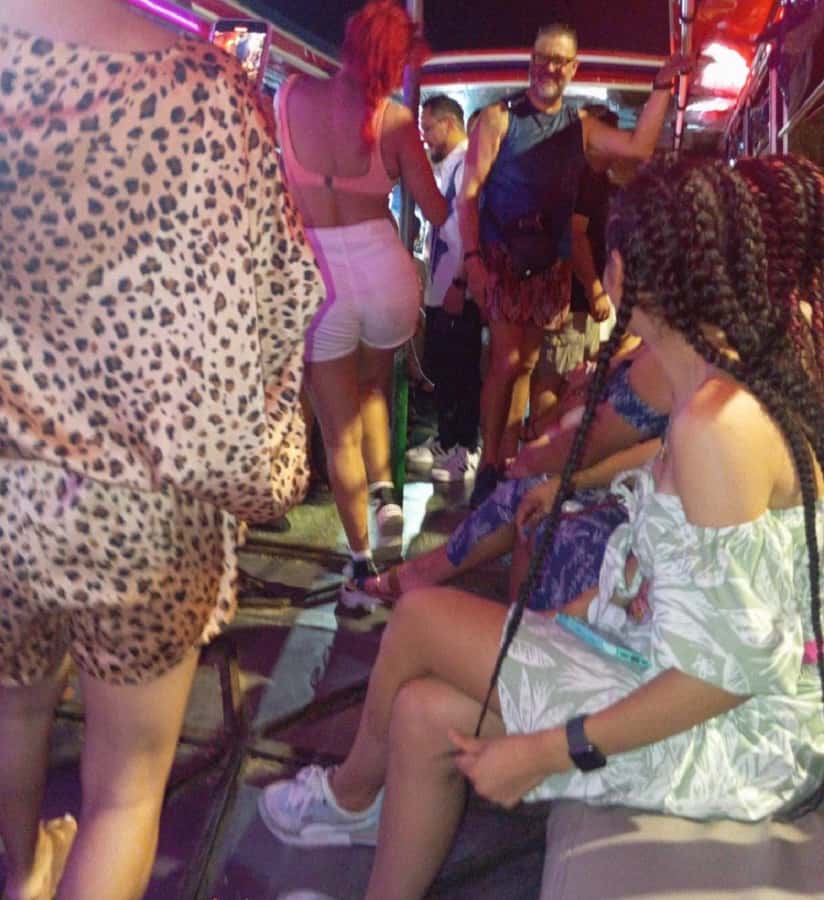 Cartagena: Party on a typical bus crossing the city - Key points to know before you book