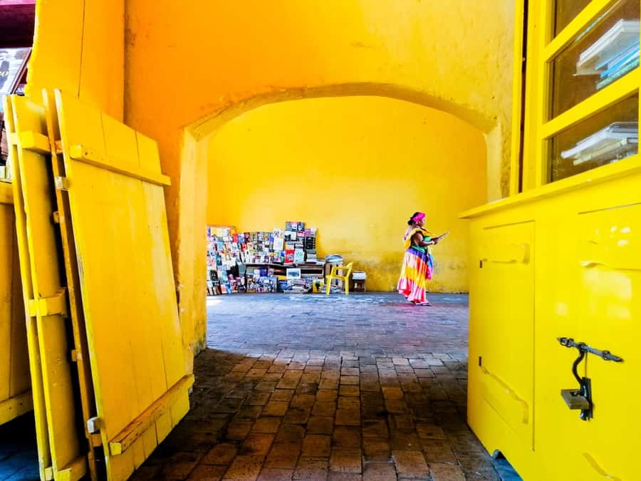 Cartagena: Photography Workshop Tour - How the teaching works during the walk