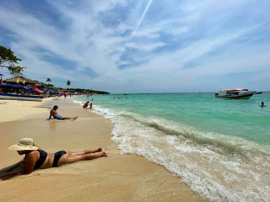 Cartagena: Playa Tranquila Day Trip with Lunch by boat - Key points to know before booking