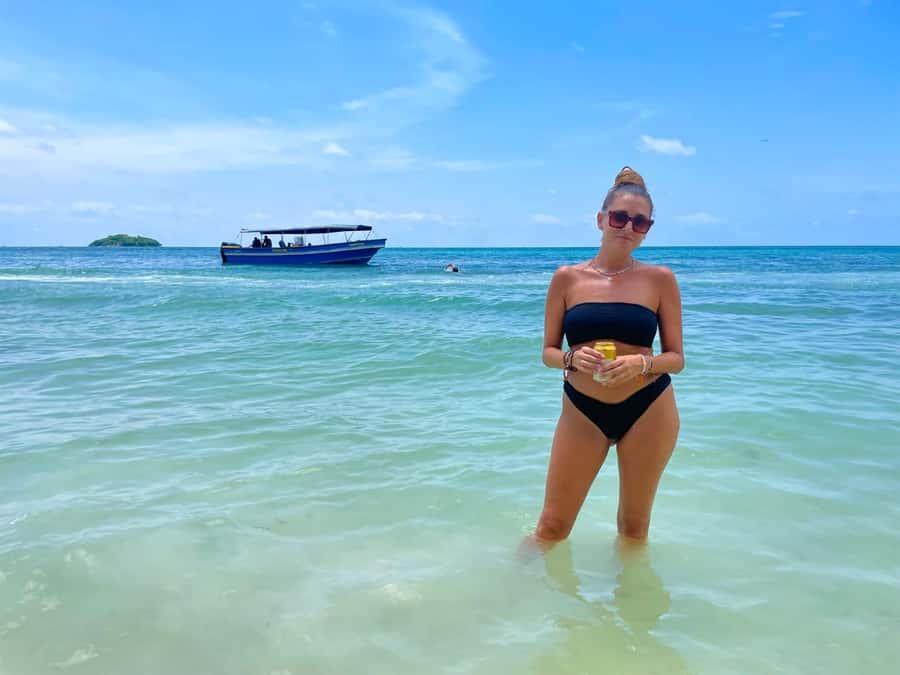 Cartagena: Playa Tranquila Day Trip with Lunch by boat - Lunch with coconut rice and patacones