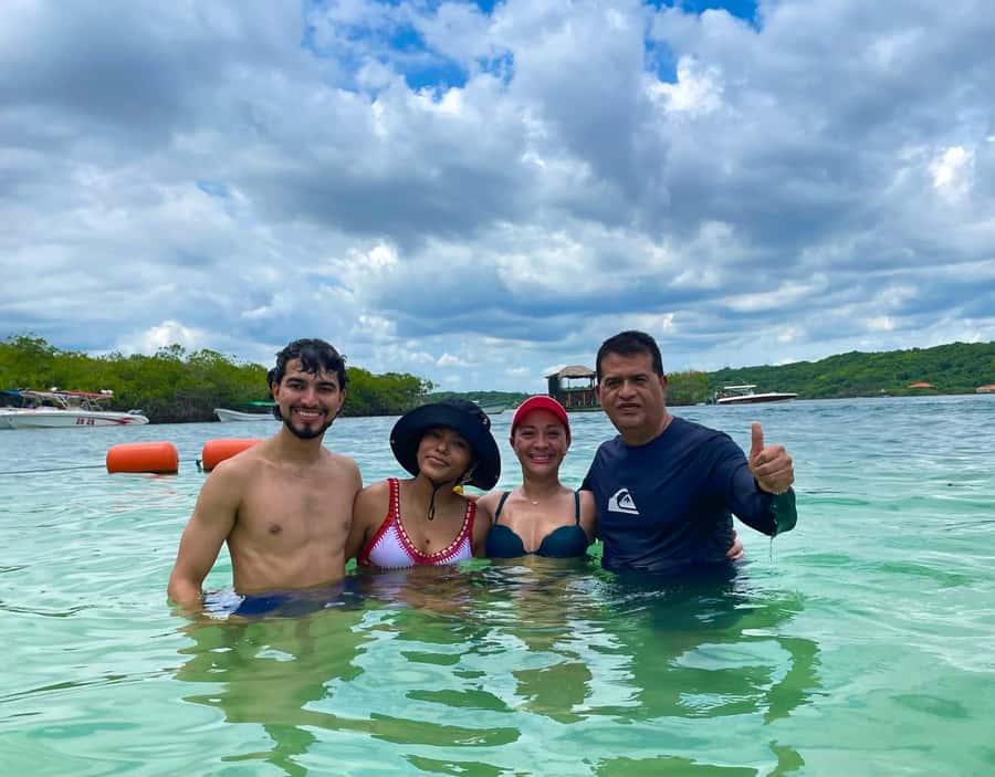 Cartagena: Playa Tranquila Day Trip with Lunch by boat - Reaching Playa Tranquila on Baru Island