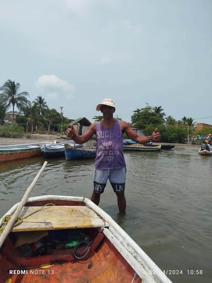 Cartagena: Private Sail in the mangrove GUIDE in ENGLISH - Three tunnels by traditional canoe