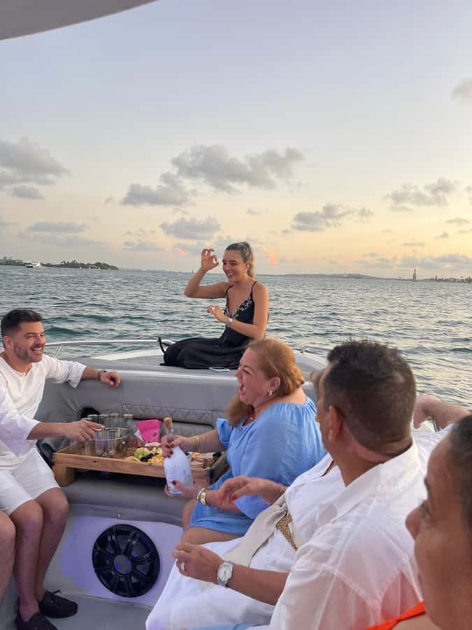 Cartagena: Private Sunset and Night Boat Tour - Cartagena’s port and Manga Bay