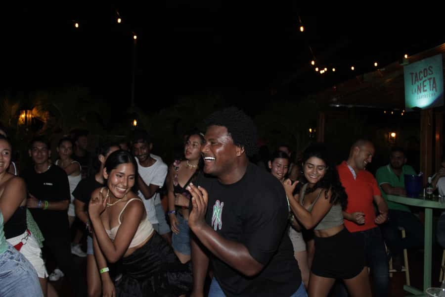 Cartagena: Pub Crawl with Dancing Lessons and Free Shots - Who will enjoy this, and who should skip it