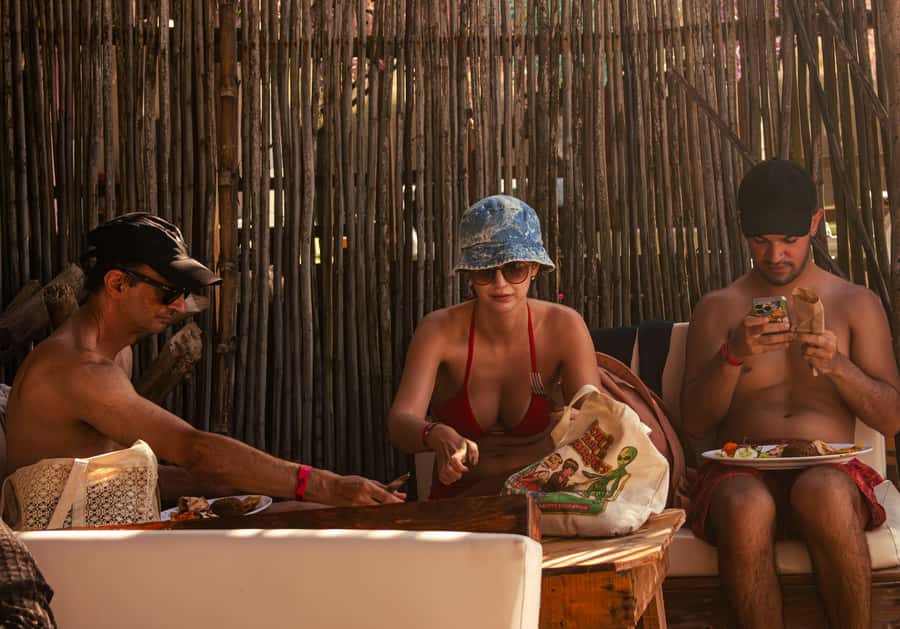 Cartagena: Rosario Islands Day Tour with Snorkel & Lunch - The boat ride: beautiful, quick, and sometimes bumpy