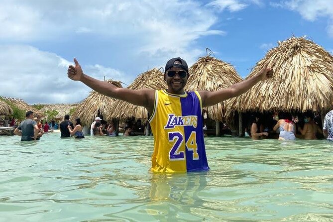 Cartagena's Legendary Boat Party : Full Day in Cholón - The ride through the Rosario Islands