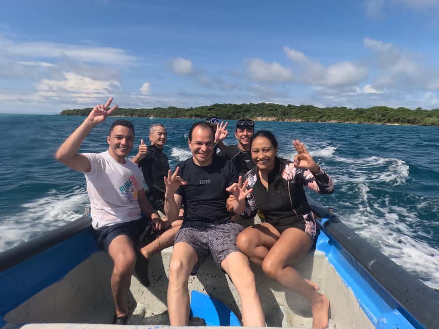 Cartagena: Scuba Diving Day Trip at Playa Blanca with Lunch - From Cartagena to Barú by air-conditioned bus