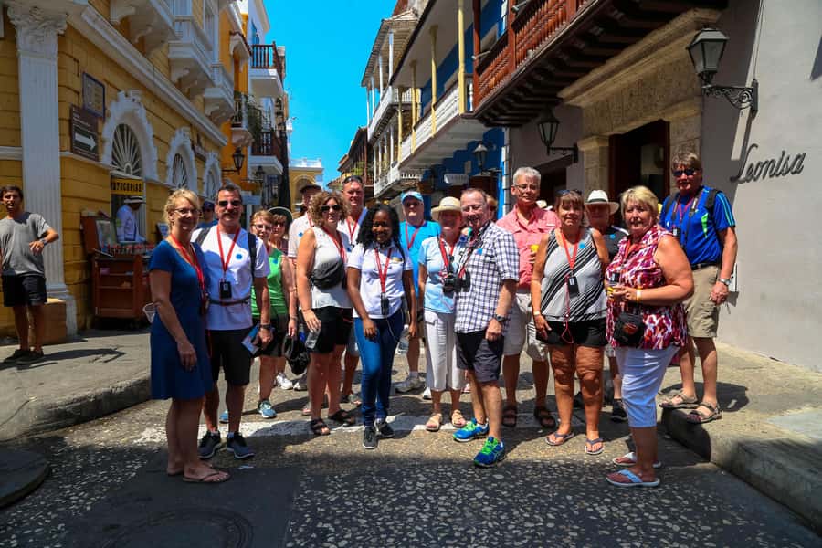 Cartagena: Shared Walking Tour of the Colonial Old Town - Shared walk or private group