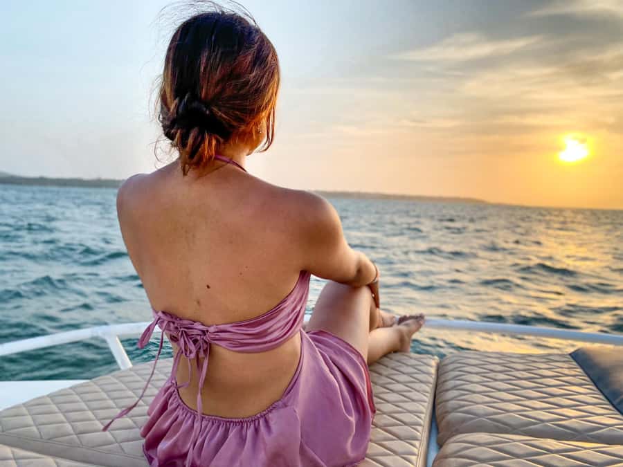 Cartagena: Sunset baytour with Dj, drinks and disco - Two hours on a sports boat in Cartagena Bay