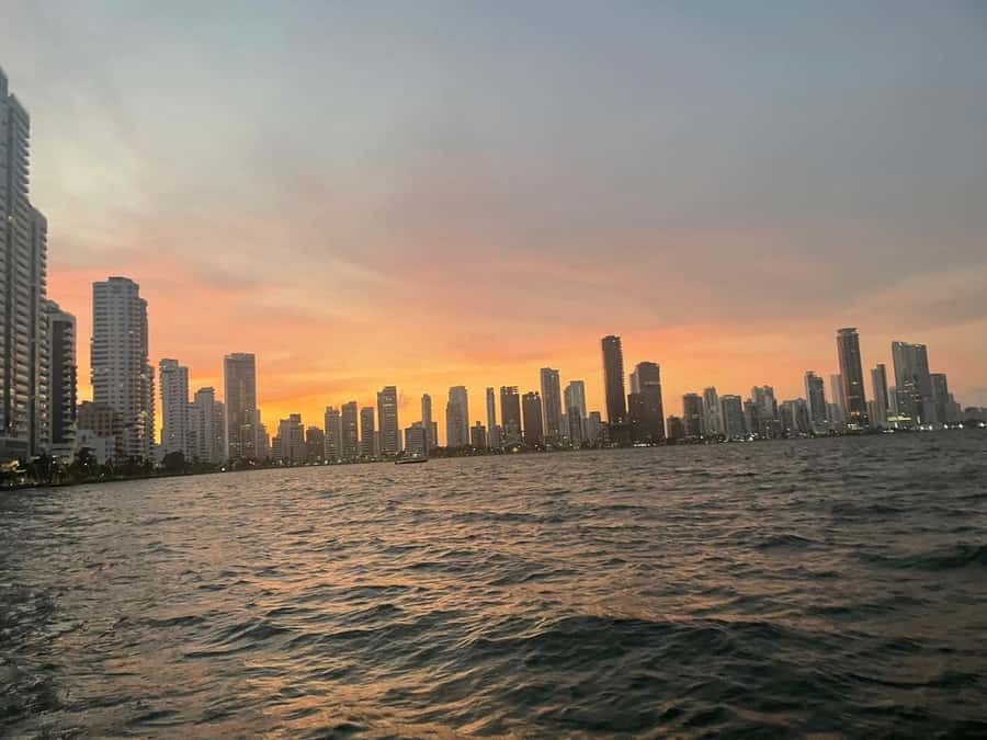 Cartagena: Sunset in boat in the bay with music and liquor - Should you book it?