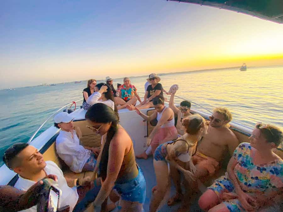 Cartagena: Sunset in boat in the bay with music and liquor - Tips for getting the better experience